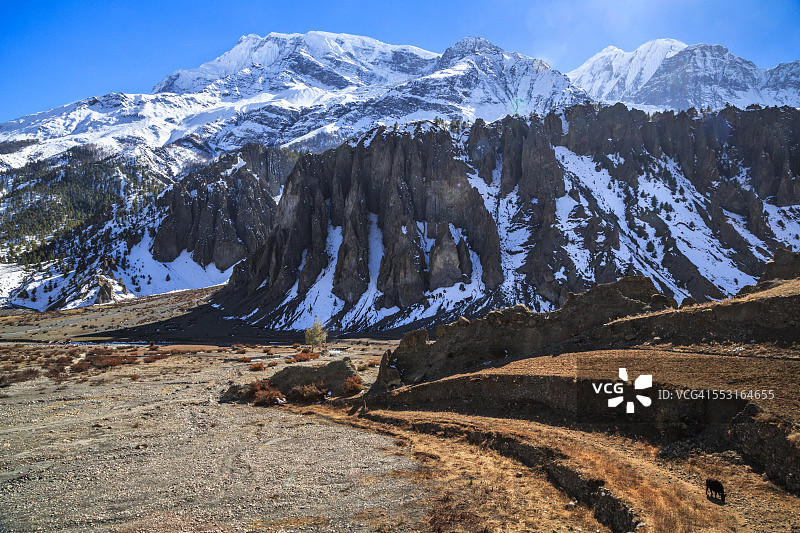 马南安娜普尔纳环线的马斯扬迪山谷图片素材