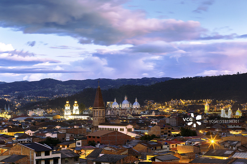 厄瓜多尔昆卡夜景图片素材