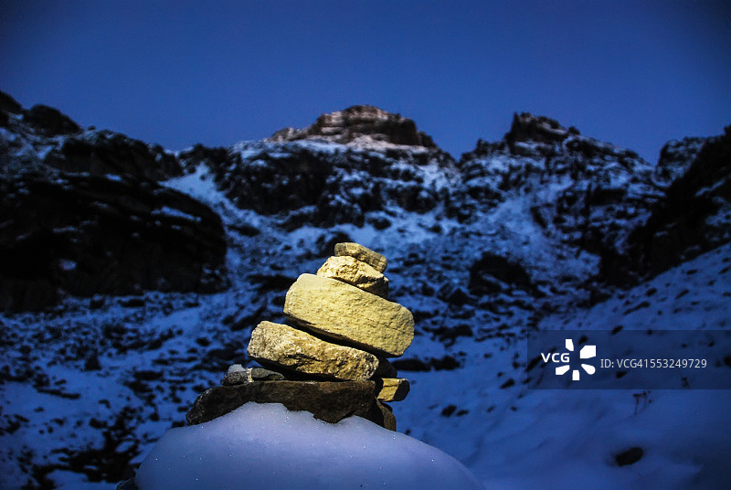 保加利亚里拉山的石制金字塔图片素材