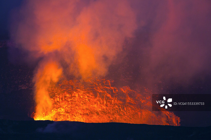 夏威夷火山国家公园哈雷茂茂火山口图片素材