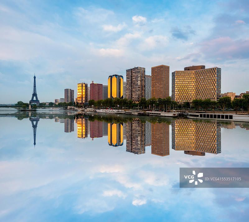 巴黎倒影图片素材