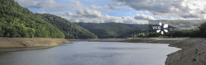 法国奥弗涅的蓄水池图片素材