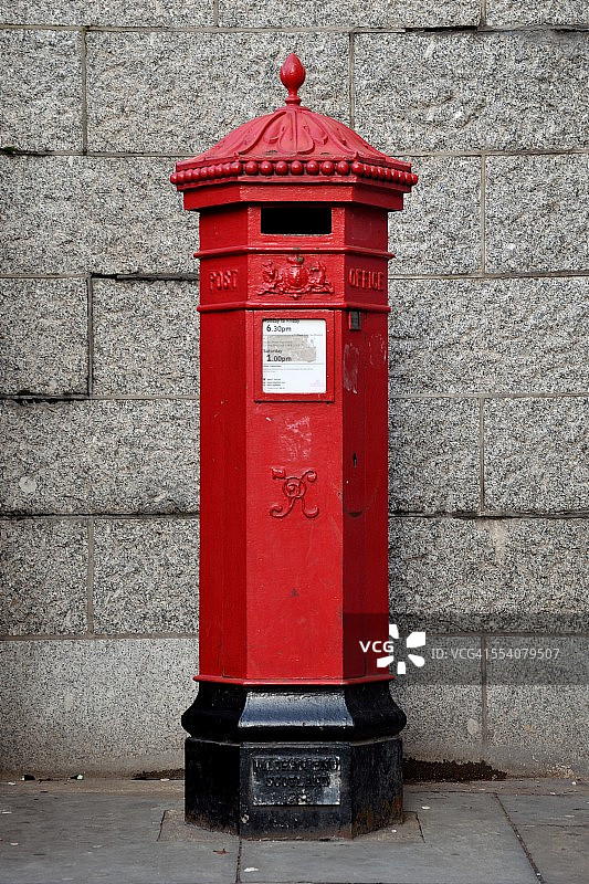 传统红色邮筒图片素材