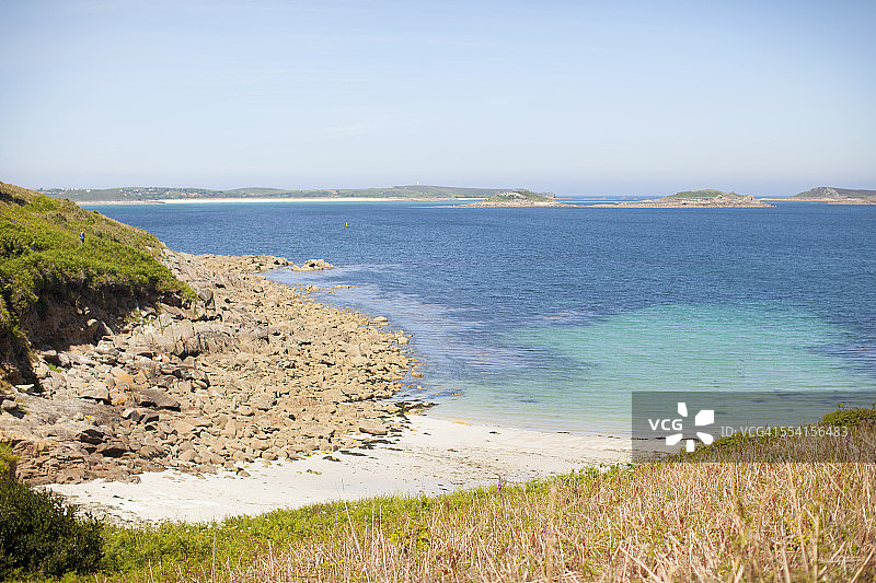 锡利群岛的岩石海岸线和海滩图片素材