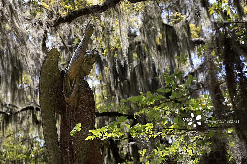 博纳旺蒂尔公墓的墓地雕像图片素材