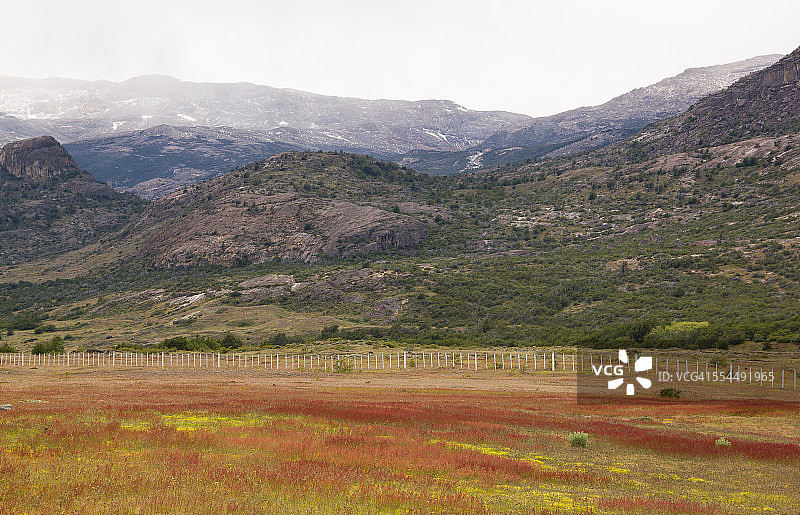 色彩鲜艳的乡村景色图片素材