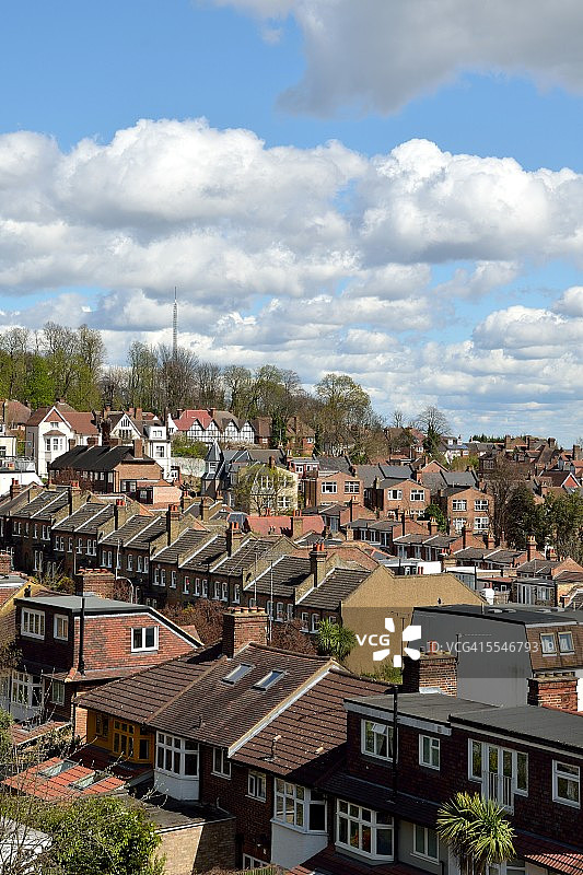 阳光照耀的屋顶图片素材