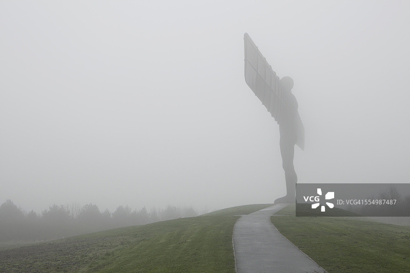 英国盖茨黑德北方天使的朦胧轮廓图片素材