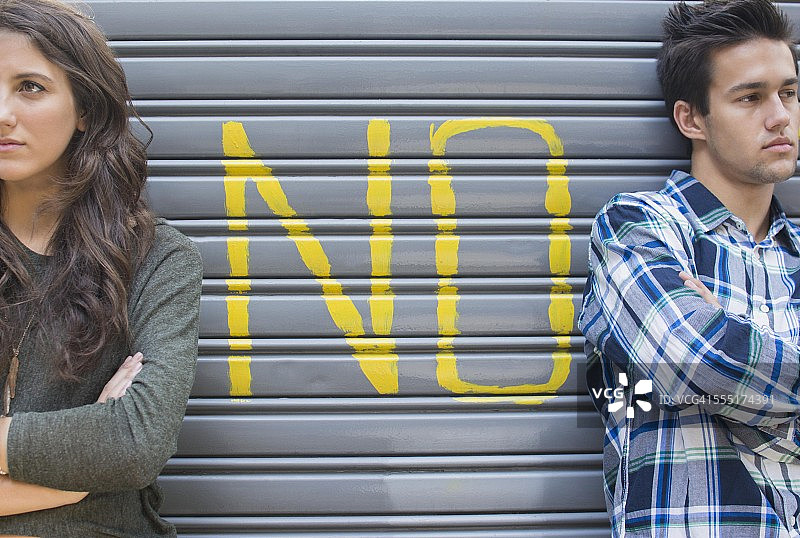 美国纽约市布鲁克林：年轻夫妇的感情问题图片素材