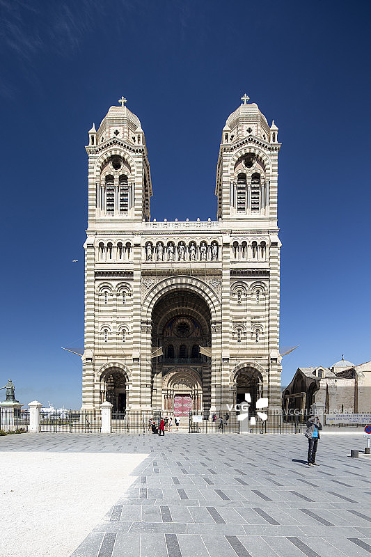 1896年拜占庭-罗马风格的马约尔大教堂图片素材