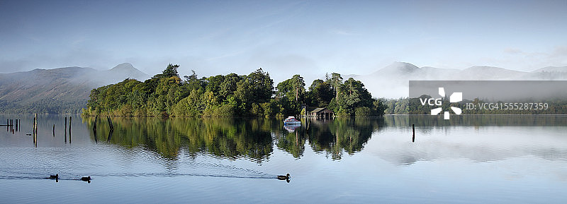 德温特湖中德温特岛的倒影图片素材