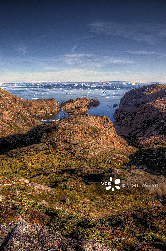 格陵兰岩石海岸、冰山和浮冰图片素材