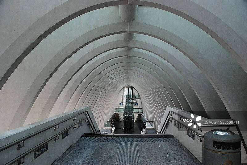 平台下方的通道图片素材