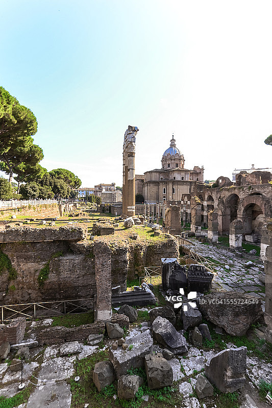 罗马广场、塞维鲁拱门和萨图恩神庙图片素材
