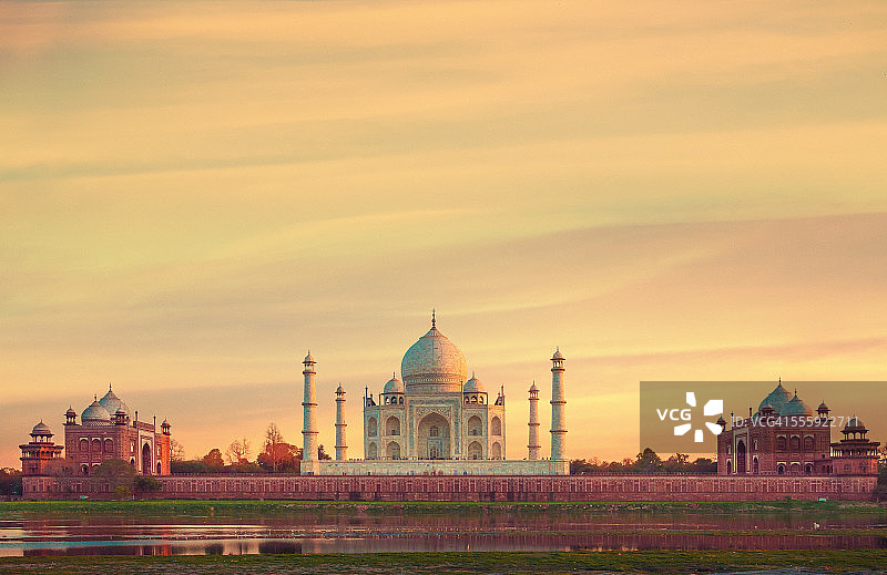 日落下的泰姬陵图片素材