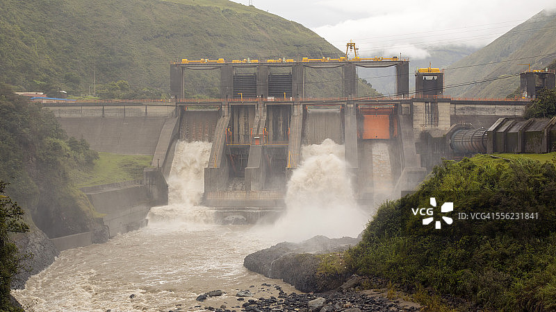 帕斯塔萨河上的阿戈扬水电站大坝图片素材