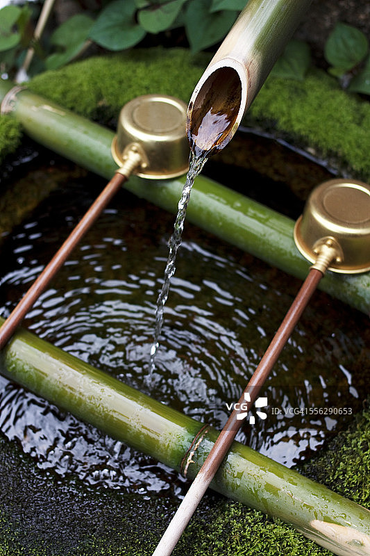 石制水盆图片素材