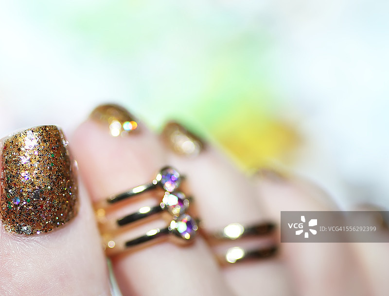 金色闪粉脚趾图片素材