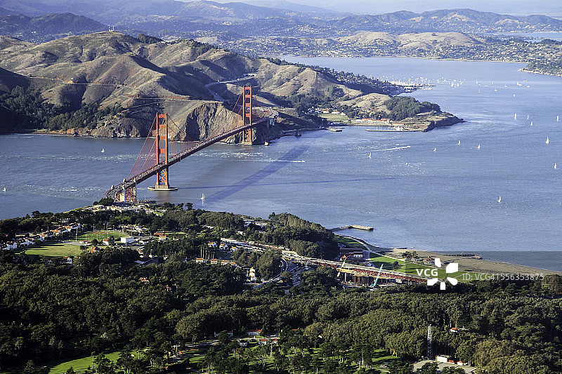 金门大桥和 Presidio 空中日落景色图片素材