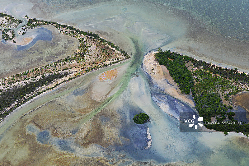 墨西哥金塔纳罗奥州西安卡安自然保护区海岸和海洋的鸟瞰图图片素材