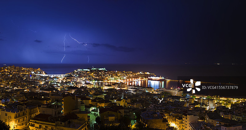 雷暴城市全景图片素材