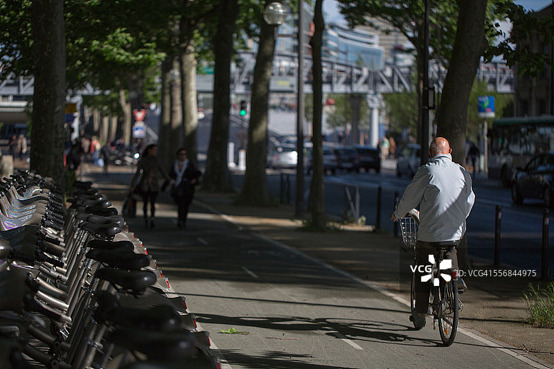 巴黎的自行车图片素材