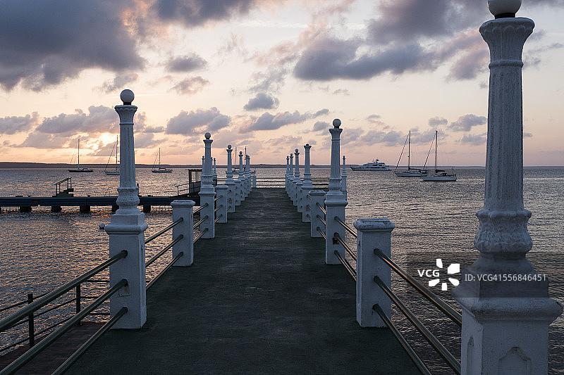 古巴西恩富戈斯的码头图片素材