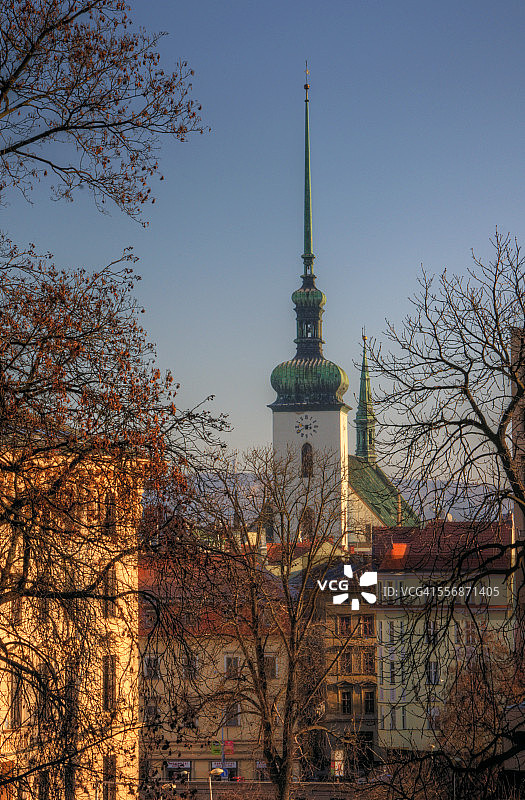 圣詹姆斯教堂和布尔诺藏骨堂日出图片素材