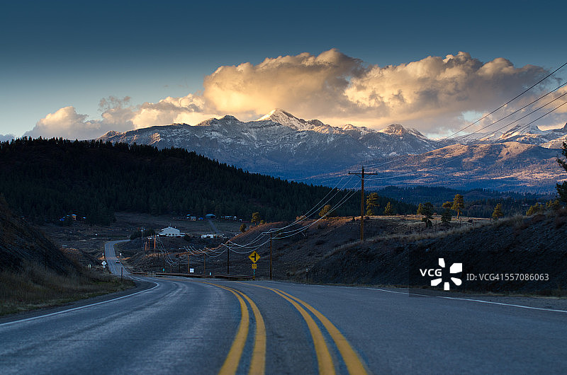 通往帕戈萨的道路图片素材