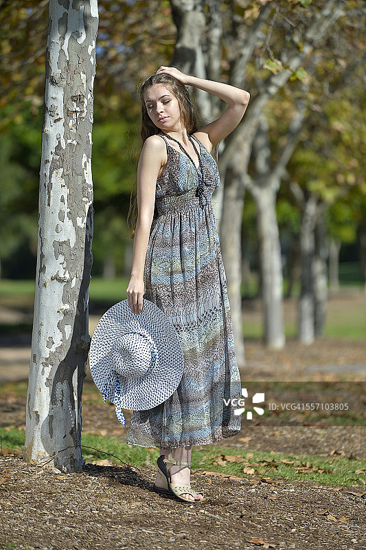 公园里的女士图片素材