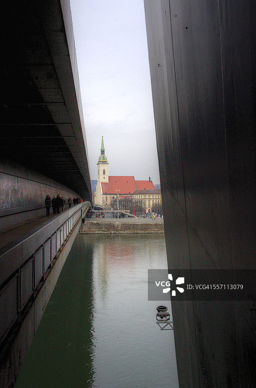 圣马丁大教堂的新娘图片素材