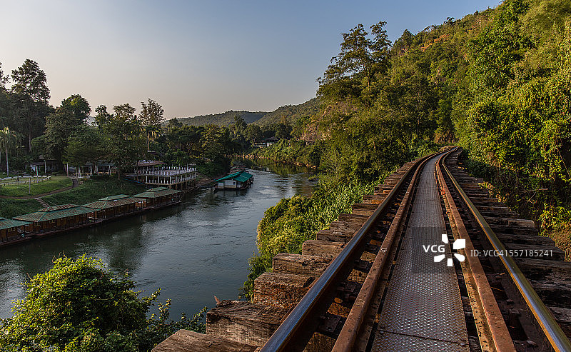 桂诺伊河附近的铁路图片素材