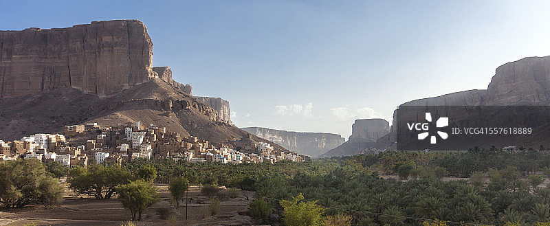 也门南部峡谷村庄图片素材