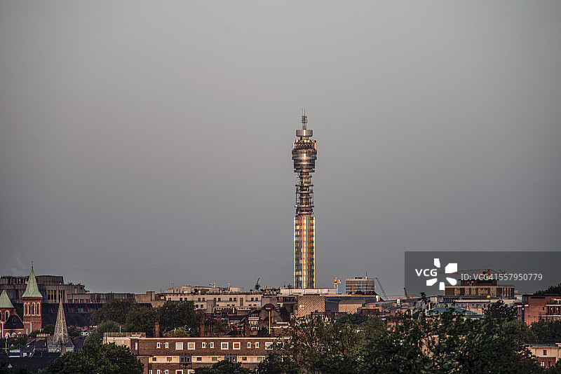 伦敦邮政塔的黎明图片素材