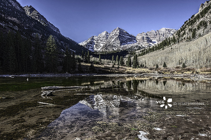 栗色钟的早晨图片素材
