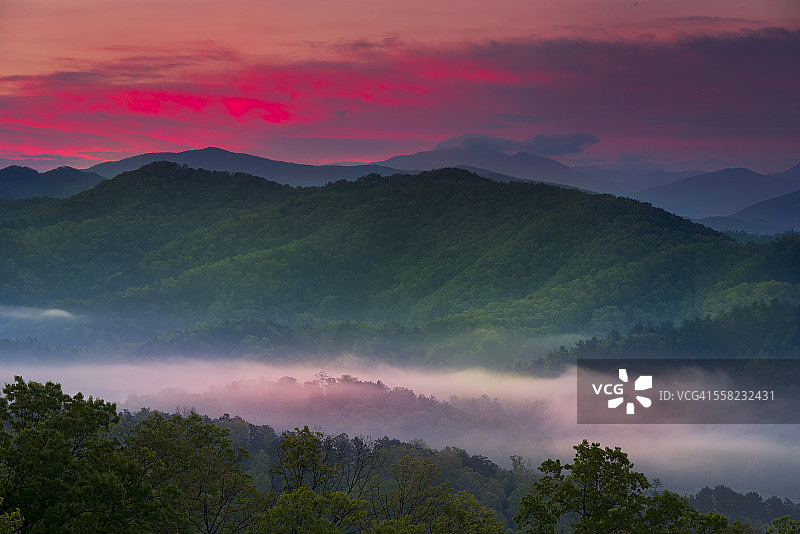 山麓公园大道观景点的日出图片素材