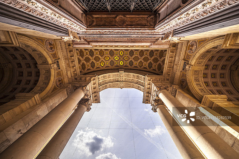 布达佩斯大教堂图片素材