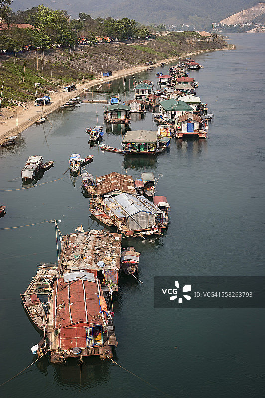 和平省的船屋图片素材
