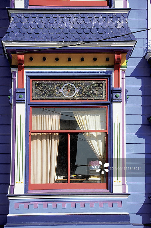美国加利福尼亚州旧金山维多利亚式房屋的窗户特写图片素材
