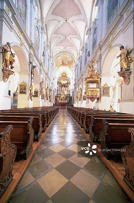 德国慕尼黑圣彼得教堂内饰图片素材