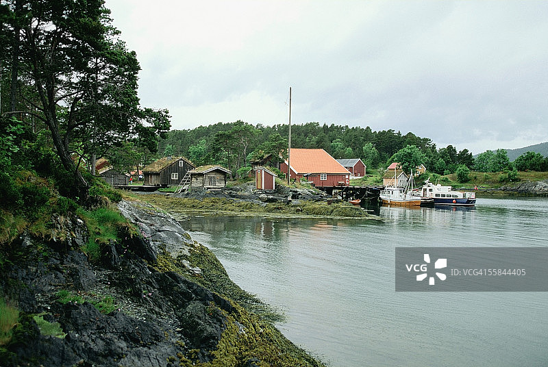 停靠在码头的船只，莫尔德，挪威图片素材