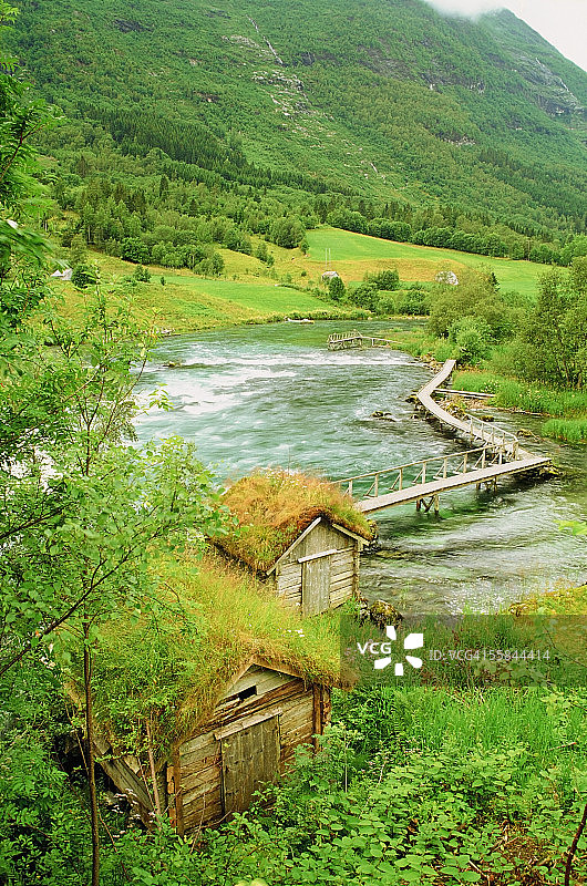 挪威奥尔登的木屋高角度视图图片素材