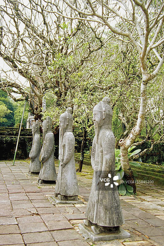 越南顺化嗣德皇陵的武士雕像图片素材