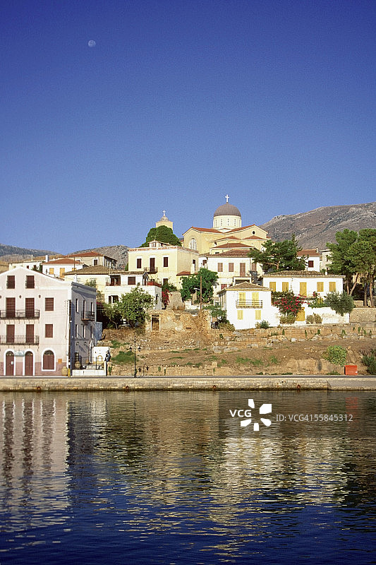 希腊加拉西迪水中建筑物的倒影图片素材