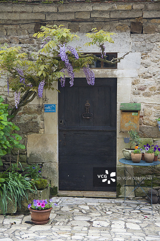 花朵装饰的露台图片素材