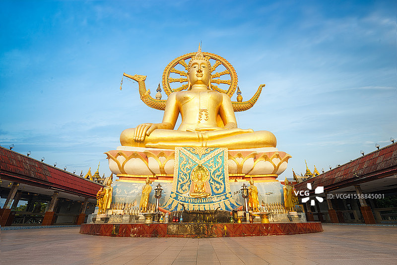 泰国苏梅岛大佛寺（Wat Phra Yai）图片素材