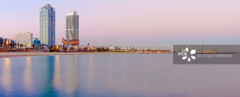 巴塞罗那的粉色时光图片素材