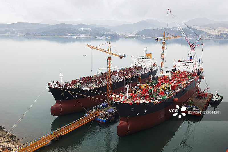 韩国高城郡港口的船只图片素材