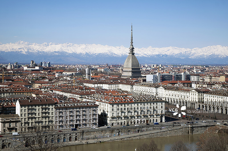 意大利皮埃蒙特都灵维托里奥·维内托广场和安托内利尖塔图片素材