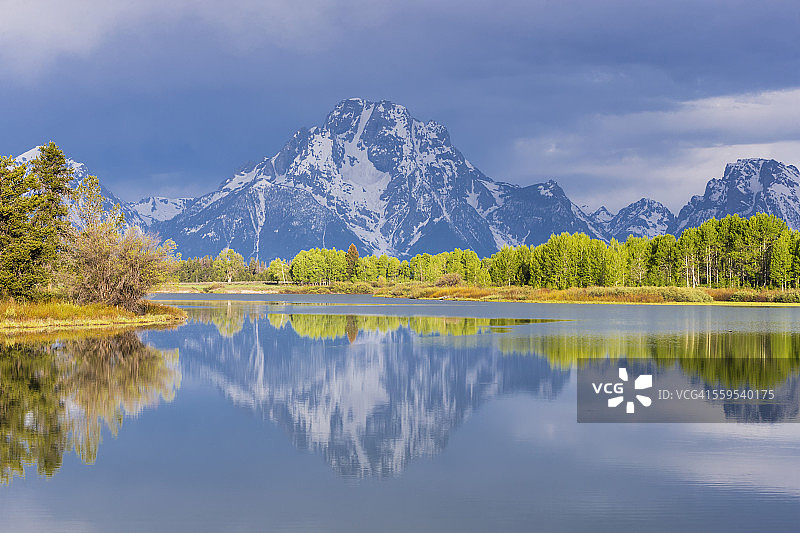 美国怀俄明州大提顿国家公园：提顿山脉、莫兰山、蛇河弯道图片素材